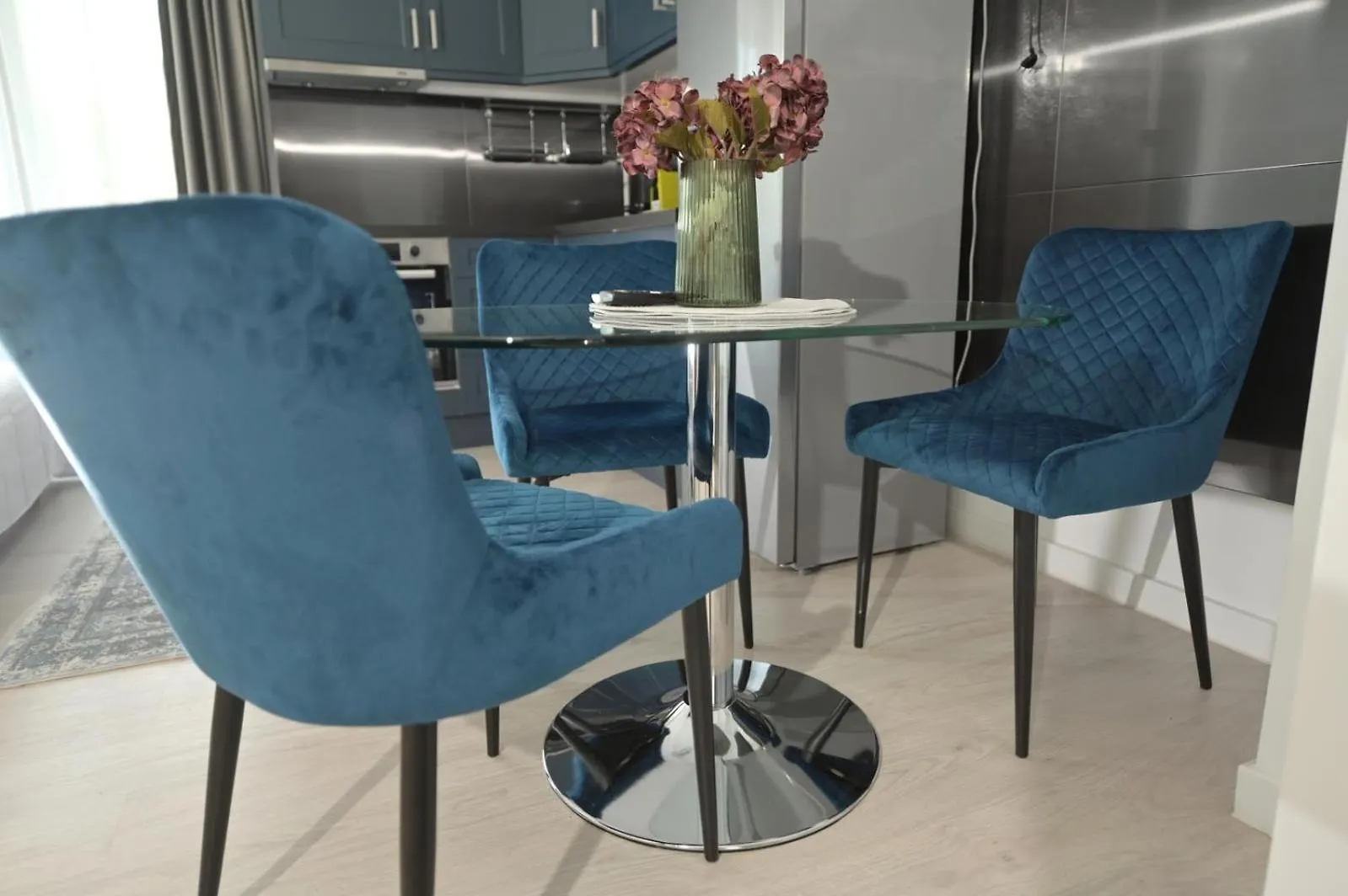 Chic Apartment Near Therme And Airport Bucharest