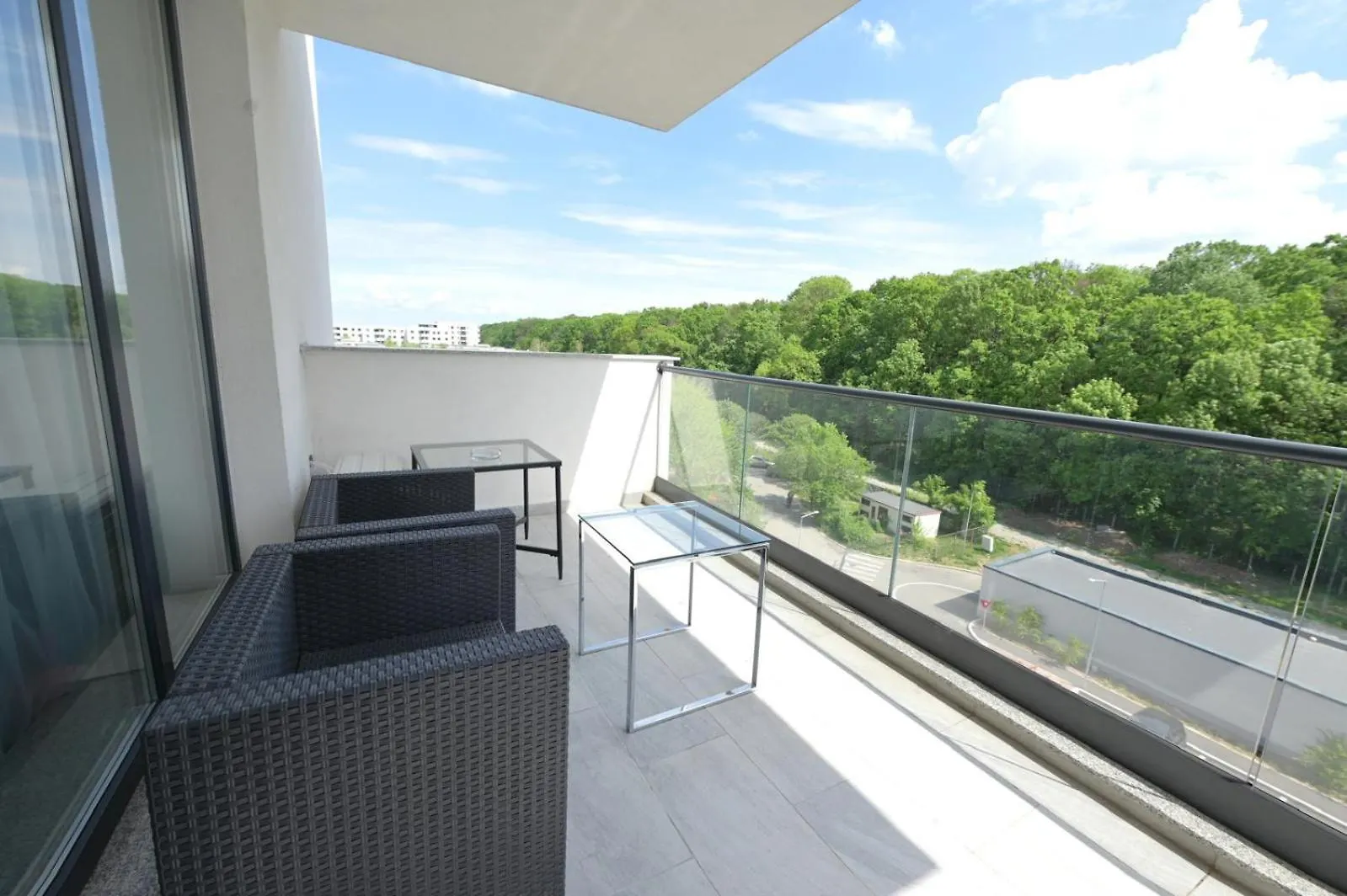 Chic Apartment Near Therme And Airport Bucharest